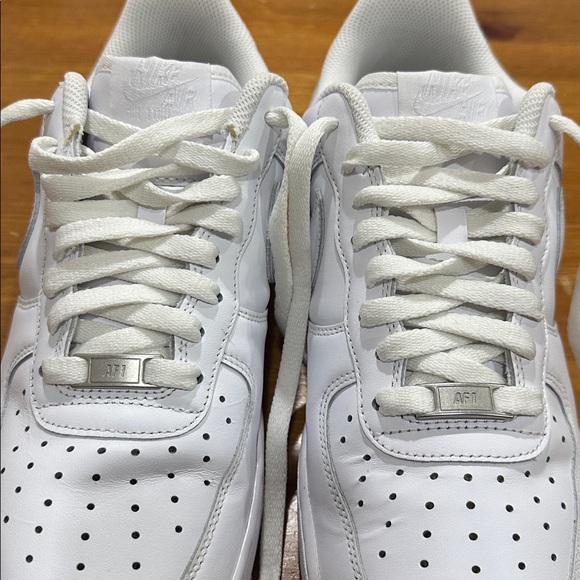 Nike Air Force 1 White Leather Shoes Unisex size 9.5 - Picture 4 of 11